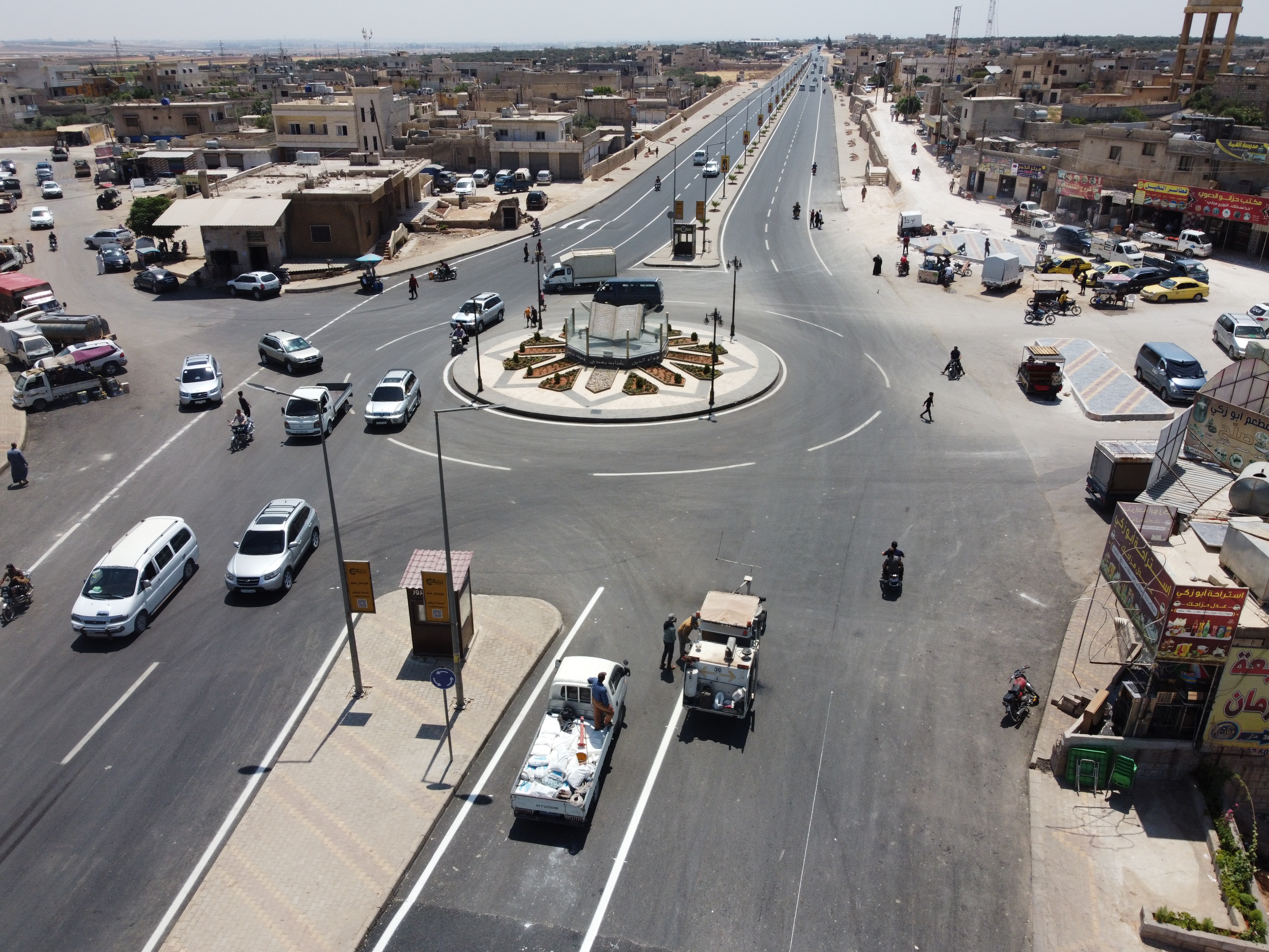 تعبيد طريق حزانو